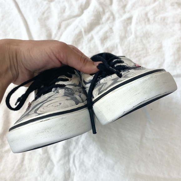 Vans Authentic In Digi Roses In Black - Picture 10 of 16